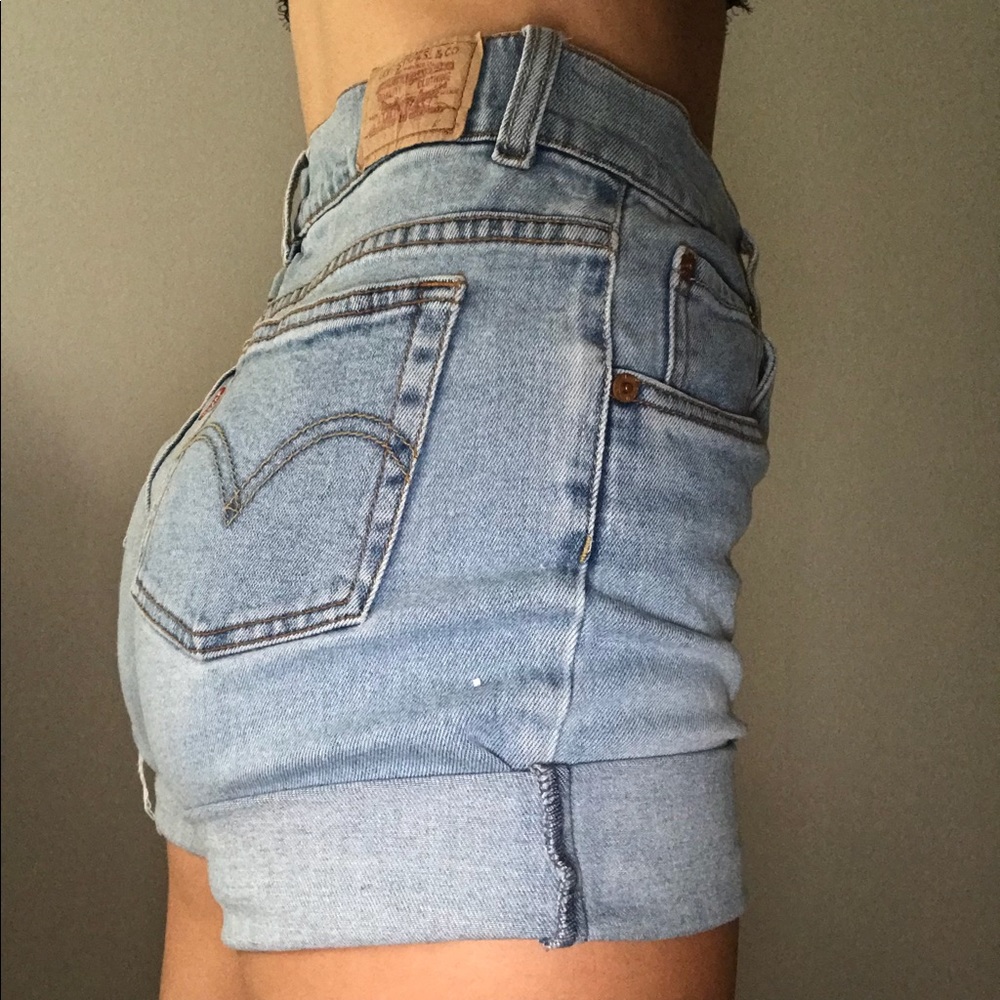 Vintage Levi Light-wash Rolled Jean Shorts